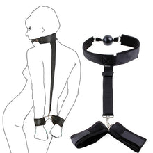 Carica l&#39;immagine nel visualizzatore di Gallery, Backhand Bondage: Muzzles Open Mouth  and HandCuffs - Bondage rovescio: Museruole a bocca aperta e Manette