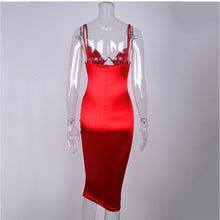 Carica l&#39;immagine nel visualizzatore di Gallery, Red Midi Dress