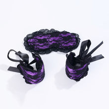 Carica l&#39;immagine nel visualizzatore di Gallery, Bondage Lace Mask Blindfolded + Handcuffs -  Maschera di pizzo con occhi bendati+Manette